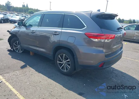 2019 Toyota Highlander Xle из США, поврежденный, VIN 5TDJZRFH8KS630117